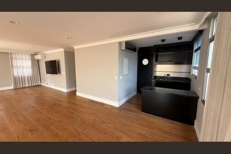 Apartamento à venda com 240m², 3 quartos e 4 vagas Apartamento à venda com 240m², 3 quartos e 4 vagasSala