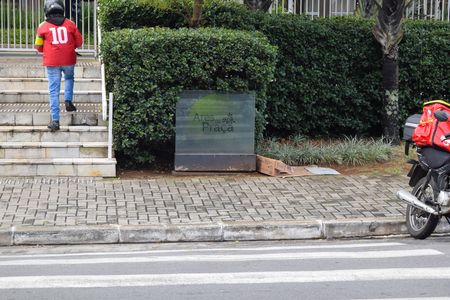 Apartamento à venda com 55m², 1 quarto e 1 vaga Apartamento à venda com 55m², 1 quarto e 1 vagaFachada