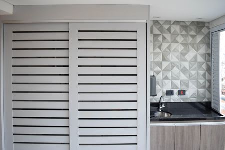 Apartamento à venda com 55m², 1 quarto e 1 vaga Apartamento à venda com 55m², 1 quarto e 1 vagaVaranda