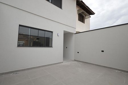 Quintal de casa à venda com 3 quartos, 147m² em Jardim Utinga, Santo André