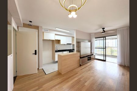 Sala/cozinha de apartamento para alugar com 2 quartos, 70m² em City América, São Paulo