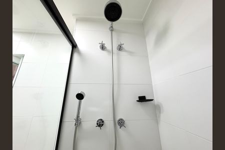 Apartamento para alugar com 70m², 2 quartos e 1 vaga Apartamento para alugar com 70m², 2 quartos e 1 vagaBanheiro social