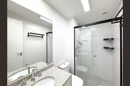 Apartamento para alugar com 70m², 2 quartos e 1 vaga Apartamento para alugar com 70m², 2 quartos e 1 vagaBanheiro da Suíte