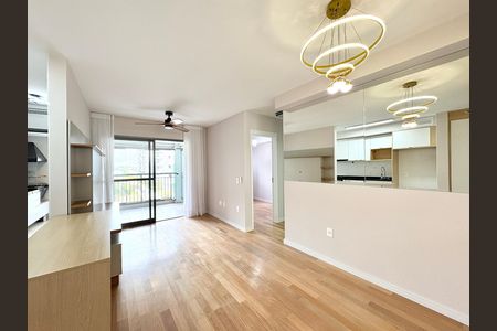 Sala/cozinha de apartamento para alugar com 2 quartos, 70m² em City América, São Paulo
