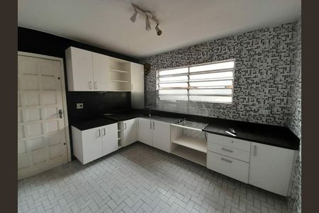 Casa à venda com 140m², 2 quartos e 2 vagas