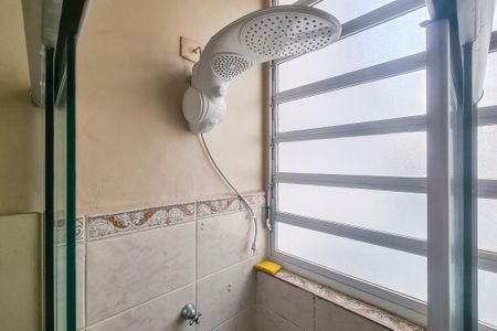 Banheiro de kitnet/studio para alugar com 1 quarto, 38m² em Cerqueira César, São Paulo