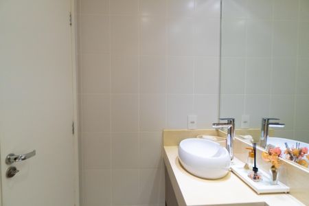 Apartamento à venda com 73m², 2 quartos e 2 vagas Apartamento à venda com 73m², 2 quartos e 2 vagasBanheiro Social