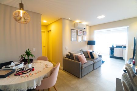 Apartamento à venda com 73m², 2 quartos e 2 vagas Apartamento à venda com 73m², 2 quartos e 2 vagasSala
