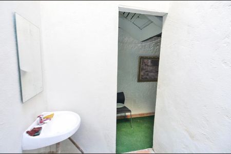 Casa à venda com 240m², 1 quarto e 1 vaga Casa à venda com 240m², 1 quarto e 1 vagaBanheiro