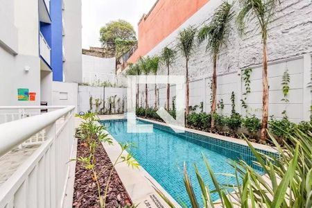 Apartamento para alugar com 35m², 2 quartos e sem vaga Apartamento para alugar com 35m², 2 quartos e sem vagaÁrea comum - Piscina