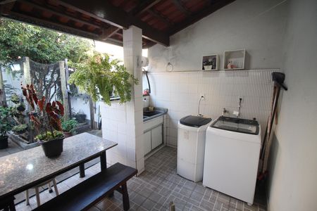 Casa à venda com 360m², 3 quartos e 1 vagaÁrea de Serviço