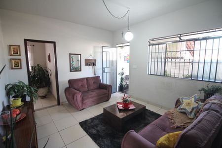 Casa à venda com 3 quartos, 360m² em Eldorado, Contagem