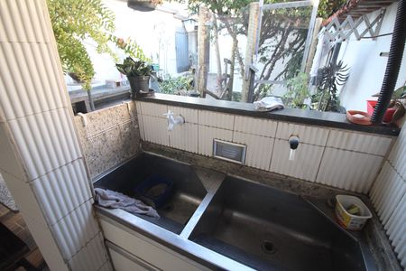 Área de Serviço de casa à venda com 3 quartos, 360m² em Eldorado, Contagem