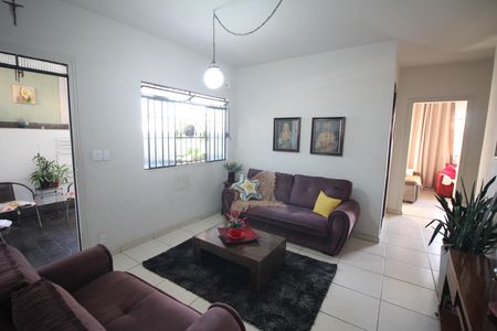 Casa à venda com 360m², 3 quartos e 1 vagaSala