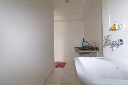 Apartamento à venda com 44m², 2 quartos e 1 vaga Apartamento à venda com 44m², 2 quartos e 1 vagaCozinha e Área de Serviço