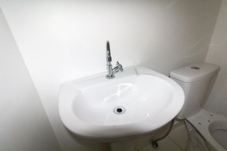 Apartamento à venda com 44m², 2 quartos e 1 vaga Apartamento à venda com 44m², 2 quartos e 1 vagaBanheiro