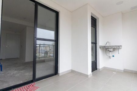 Apartamento à venda com 44m², 2 quartos e 1 vaga Apartamento à venda com 44m², 2 quartos e 1 vagaVaranda