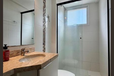 Banheiro de apartamento para alugar com 2 quartos, 65m² em Jardim Botânico, Porto Alegre