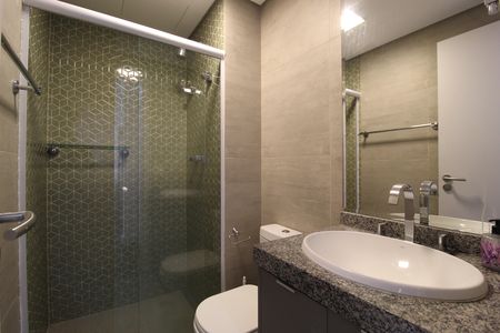 Banheiro de kitnet/studio para alugar com 1 quarto, 42m² em Itaim Bibi, São Paulo