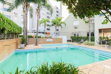 Apartamento à venda com 74m², 2 quartos e 2 vagas Apartamento à venda com 74m², 2 quartos e 2 vagasÁrea comum - Piscina