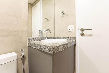 Studio para alugar com 42m², 1 quarto e 1 vaga Studio para alugar com 42m², 1 quarto e 1 vagaBanheiro