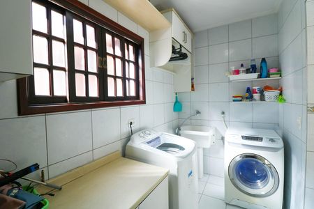 Casa à venda com 128m², 3 quartos e 2 vagas