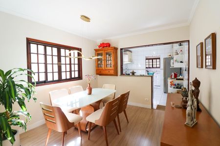 Casa à venda com 128m², 3 quartos e 2 vagas