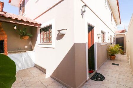 Casa à venda com 128m², 3 quartos e 2 vagas