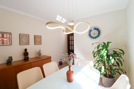 Casa à venda com 128m², 3 quartos e 2 vagas