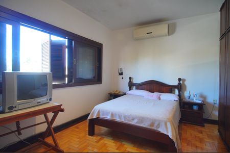 Casa para alugar com 220m², 4 quartos e 3 vagasSuíte