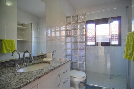 Casa para alugar com 220m², 4 quartos e 3 vagasBanheiro 1