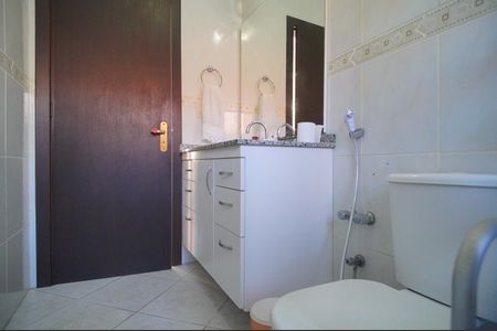 Casa para alugar com 220m², 4 quartos e 3 vagasBanheiro 1