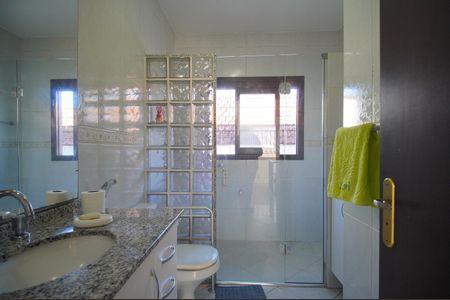 Casa para alugar com 220m², 4 quartos e 3 vagasBanheiro 1