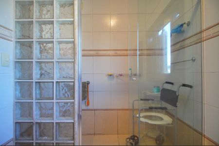 Casa para alugar com 220m², 4 quartos e 3 vagasBanheiro da Suíte