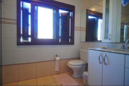 Casa para alugar com 220m², 4 quartos e 3 vagasBanheiro da Suíte
