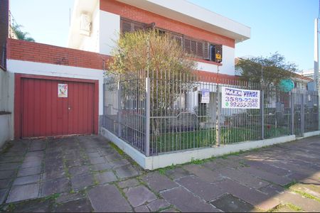 Casa para alugar com 220m², 4 quartos e 3 vagasFachada