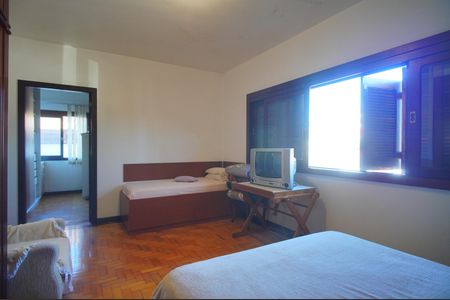 Casa para alugar com 220m², 4 quartos e 3 vagasSuíte