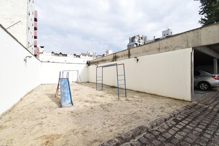 Apartamento para alugar com 238m², 3 quartos e 2 vagasÁrea comum - Playground