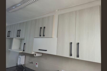Cozinha de apartamento à venda com 2 quartos, 43m² em Loteamento Parque São Martinho, Campinas