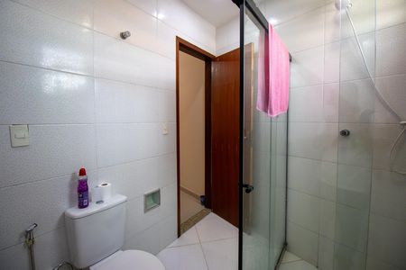 Casa à venda com 140m², 3 quartos e sem vaga Casa à venda com 140m², 3 quartos e sem vagaBanheiro da Suíte