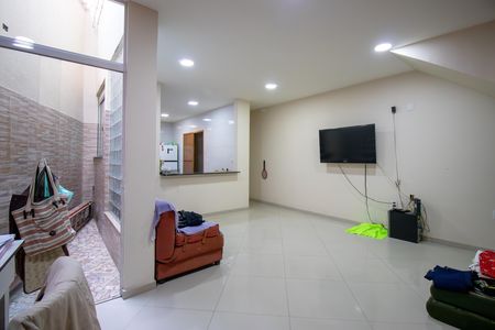 Sala de casa à venda com 3 quartos, 140m² em Bonsucesso, Rio de Janeiro