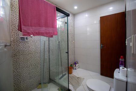 Casa à venda com 140m², 3 quartos e sem vaga Casa à venda com 140m², 3 quartos e sem vagaBanheiro da Suíte