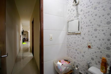 Casa à venda com 140m², 3 quartos e sem vaga Casa à venda com 140m², 3 quartos e sem vagaBanheiro