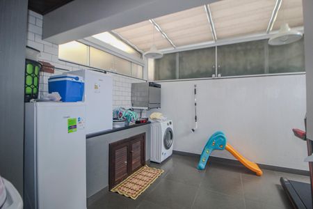 Casa de condomínio à venda com 144m², 3 quartos e 2 vagas Casa de condomínio à venda com 144m², 3 quartos e 2 vagasArea de serviço/Quintal