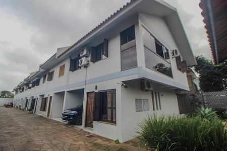 Casa de condomínio à venda com 144m², 3 quartos e 2 vagas Casa de condomínio à venda com 144m², 3 quartos e 2 vagasFachada