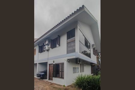 Casa de condomínio à venda com 144m², 3 quartos e 2 vagas Casa de condomínio à venda com 144m², 3 quartos e 2 vagasFachada