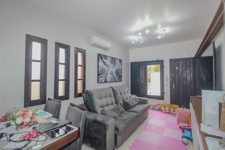 Casa de condomínio à venda com 144m², 3 quartos e 2 vagas Casa de condomínio à venda com 144m², 3 quartos e 2 vagasSala