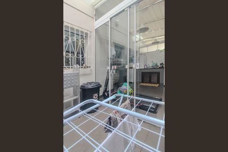 Casa de condomínio à venda com 144m², 3 quartos e 2 vagas Casa de condomínio à venda com 144m², 3 quartos e 2 vagasArea de serviço/Quintal