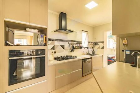 Apartamento à venda com 180m², 4 quartos e 2 vagas