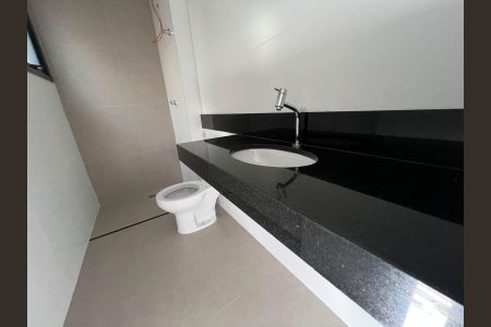 Banheiro de kitnet/studio à venda com 1 quarto, 40m² em Santa Tereza, Belo Horizonte